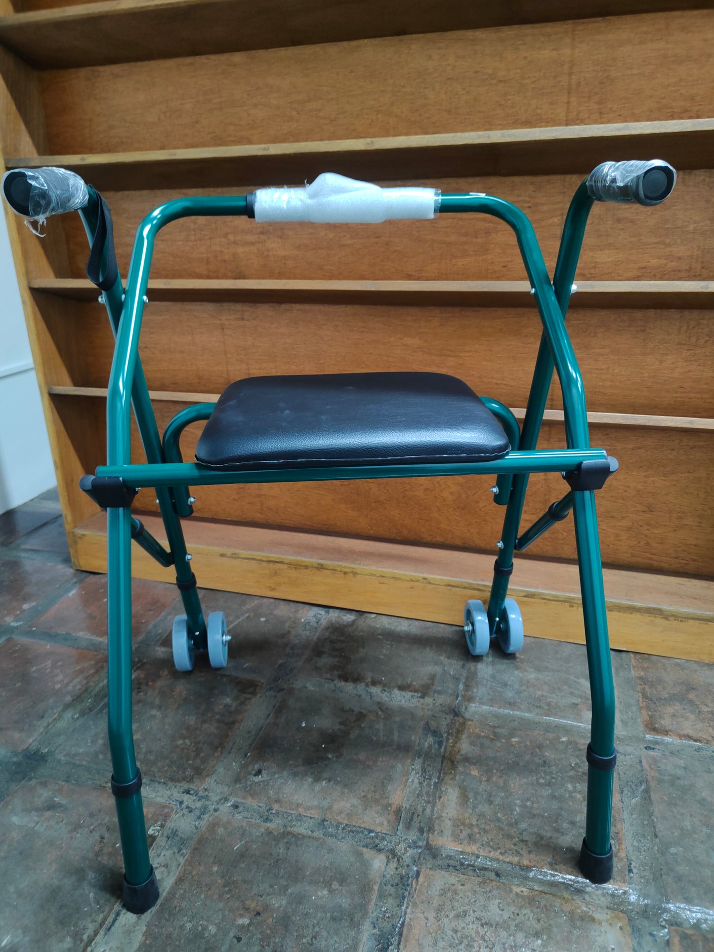 ROLLATOR (2 WHEELS)