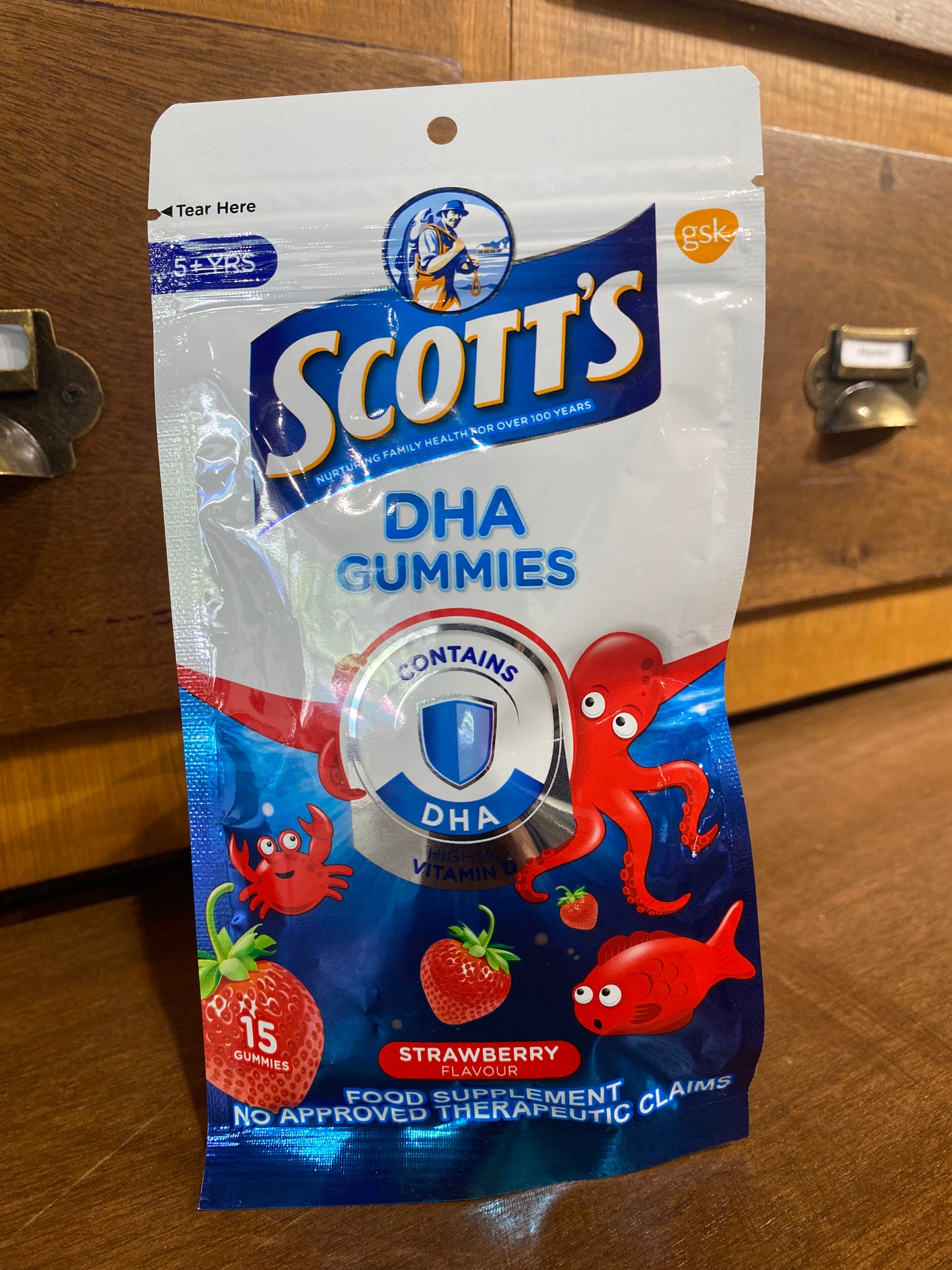 Scott's DHA Gummies Strawberry Flavor 15s