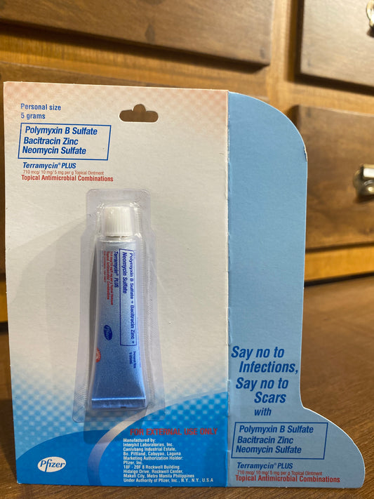 Polymyxin B + Sulfate Bacitracin Zinc + Neomycin Sulfate (Terramycin Plus) 710mcg/ 10mg/ 5mg per g, 5g Topical Ointment